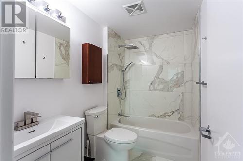 200 Rideau Street Unit#403, Ottawa, ON - Indoor Photo Showing Bathroom