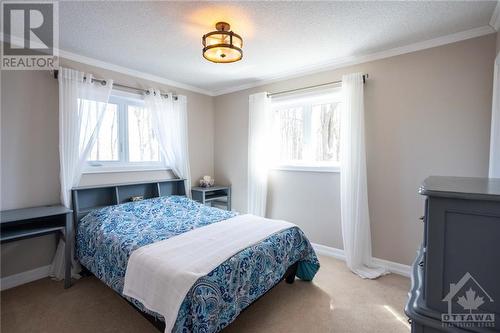 1472 South Russell Road, Russell, ON - Indoor Photo Showing Bedroom