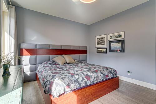 2264 Black Hawk Drive, Sparwood, BC - Indoor Photo Showing Bedroom