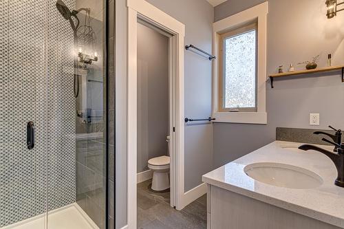 2264 Black Hawk Drive, Sparwood, BC - Indoor Photo Showing Bathroom