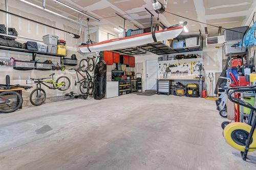 2264 Black Hawk Drive, Sparwood, BC - Indoor Photo Showing Garage