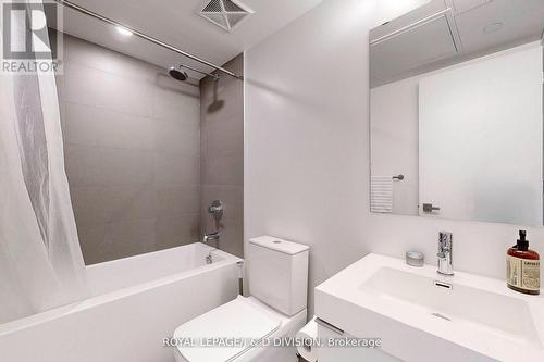 #1203 -99 Foxbar Rd, Toronto, ON - Indoor Photo Showing Bathroom