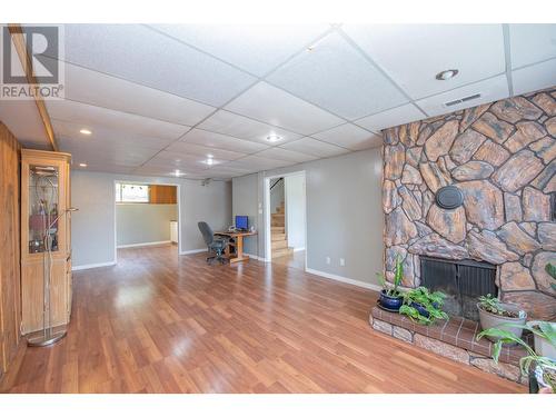 3934 15 Crescent, Vernon, BC - Indoor With Fireplace