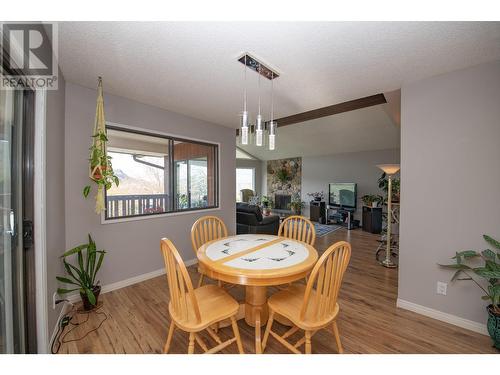 3934 15 Crescent, Vernon, BC - Indoor Photo Showing Dining Room