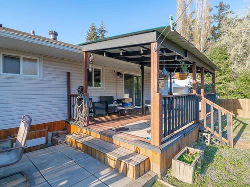 1425 White St, Nanaimo, BC - Outdoor With Deck Patio Veranda With Exterior