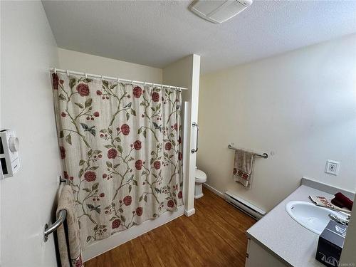 109-675 Aspen Rd, Comox, BC - Indoor Photo Showing Bathroom