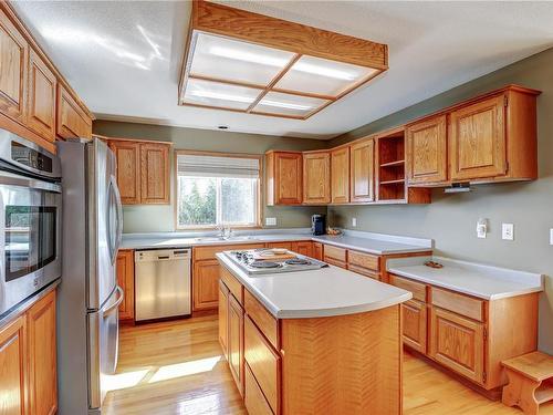 2295 Quatsino Cres, Port Mcneill, BC - Indoor Photo Showing Kitchen With Double Sink