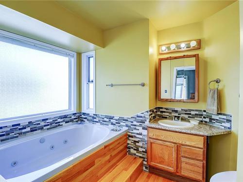 2295 Quatsino Cres, Port Mcneill, BC - Indoor Photo Showing Bathroom