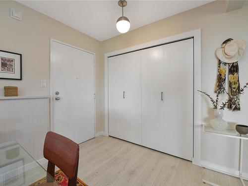 310-1433 Faircliff Lane, Victoria, BC - Indoor Photo Showing Other Room
