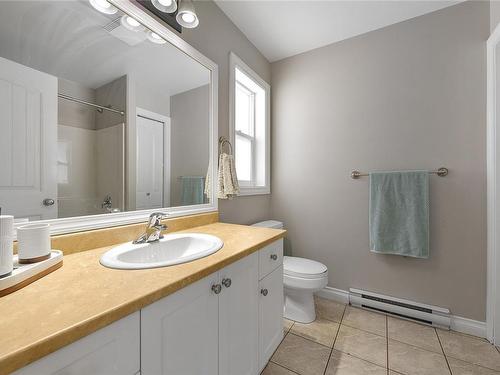 2272 Church Hill Dr, Sooke, BC - Indoor Photo Showing Bathroom