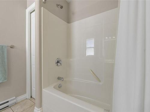 2272 Church Hill Dr, Sooke, BC - Indoor Photo Showing Bathroom