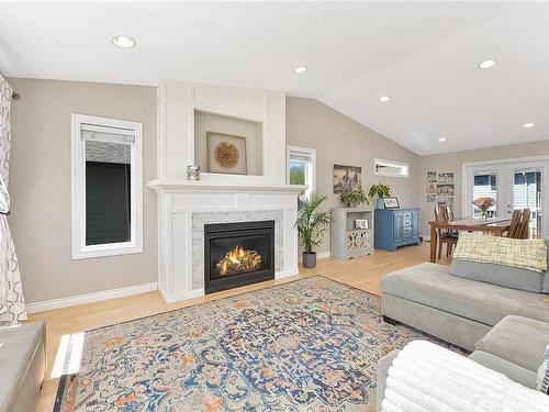 2272 Church Hill Dr, Sooke, BC - Indoor Photo Showing Living Room With Fireplace