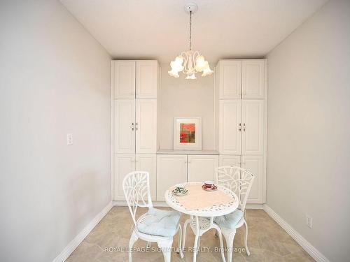 914-1333 Bloor St, Mississauga, ON - Indoor Photo Showing Dining Room