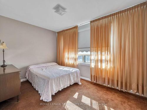 118 Giltspur Dr, Toronto, ON - Indoor Photo Showing Bedroom