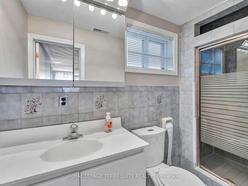 118 Giltspur Dr, Toronto, ON - Indoor Photo Showing Bathroom