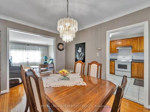 118 Giltspur Dr, Toronto, ON - Indoor Photo Showing Dining Room
