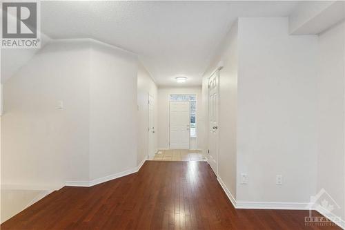 136 Gatespark Private, Ottawa, ON - Indoor Photo Showing Other Room