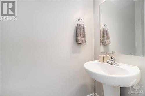 205 Sittelle Private, Ottawa, ON - Indoor Photo Showing Bathroom