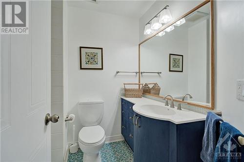 1462 Bryson Lane, Gloucester, ON - Indoor Photo Showing Bathroom