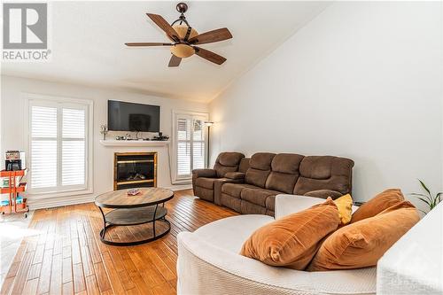 812 Galleria Circle, Cumberland, ON - Indoor Photo Showing Living Room With Fireplace