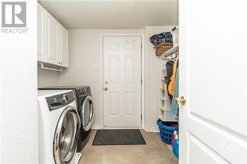 812 Galleria Circle, Cumberland, ON - Indoor Photo Showing Laundry Room