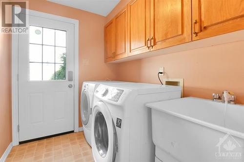 1689 Des Ravins Place, Orleans, ON - Indoor Photo Showing Laundry Room