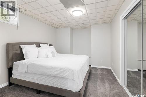 411 Braeside Bay, Saskatoon, SK - Indoor Photo Showing Bedroom