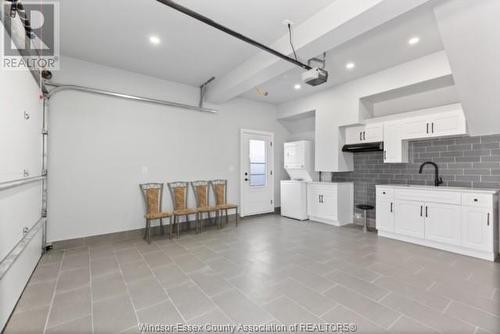 591 Charles Street, Windsor, ON - Indoor Photo Showing Kitchen With Upgraded Kitchen