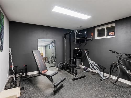 4 Cambria Court, Hamilton, ON - Indoor Photo Showing Gym Room