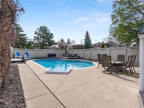 4 Cambria Court, Hamilton, ON - Outdoor With In Ground Pool With Backyard