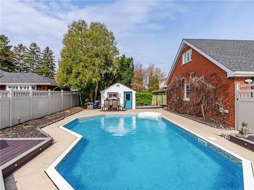4 Cambria Court, Hamilton, ON - Outdoor With In Ground Pool With Backyard With Exterior