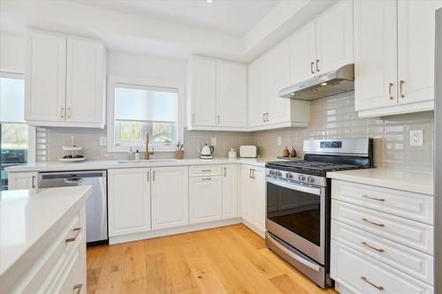 2071 Ghent Avenue|Unit #3, Burlington, ON - Indoor Photo Showing Kitchen With Upgraded Kitchen