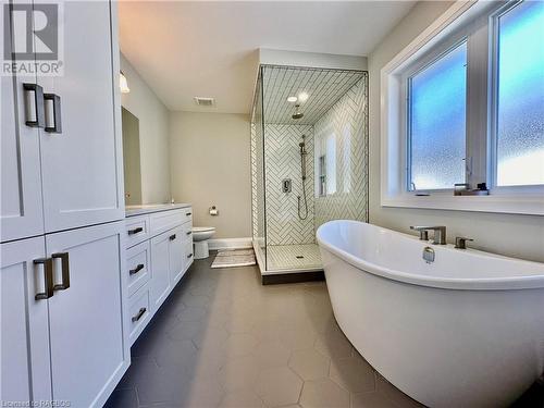 103 Second Street, Walkerton, ON - Indoor Photo Showing Bathroom