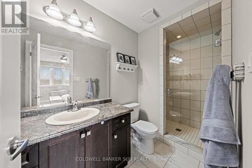 #44 -380 Lake St, Grimsby, ON - Indoor Photo Showing Bathroom