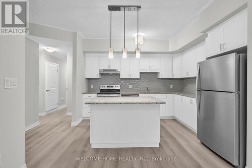 #69 -25 Isherwood Ave, Cambridge, ON - Indoor Photo Showing Kitchen With Stainless Steel Kitchen With Upgraded Kitchen