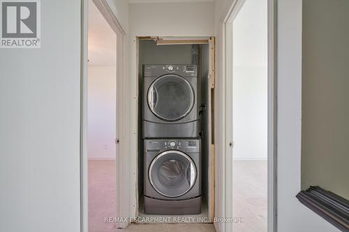 22 Drakes Dr, Hamilton, ON - Indoor Photo Showing Laundry Room