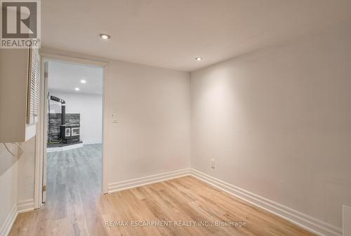 22 Drakes Dr, Hamilton, ON - Indoor Photo Showing Other Room