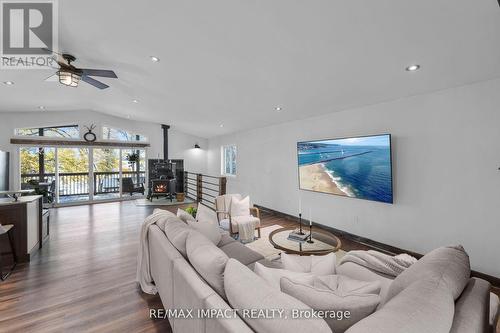214E Hemlock Lane, Trent Hills, ON - Indoor Photo Showing Living Room