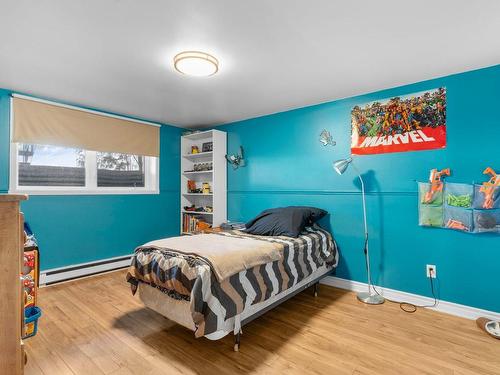 Master bedroom - 4963  - 4965A Rue Pilon, Montréal (Pierrefonds-Roxboro), QC - Indoor Photo Showing Bedroom
