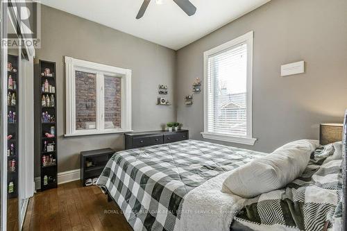 92 Steven Street, Hamilton, ON - Indoor Photo Showing Bedroom