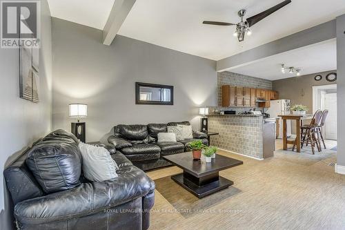 92 Steven Street, Hamilton, ON - Indoor Photo Showing Living Room