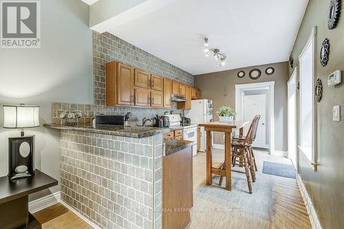 92 Steven St, Hamilton, ON - Indoor Photo Showing Kitchen