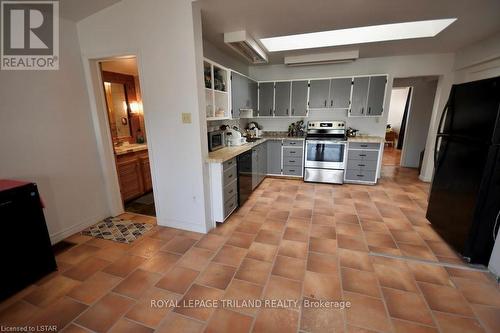 Imported from itso - 51 Bedford Road, London, ON - Indoor Photo Showing Kitchen