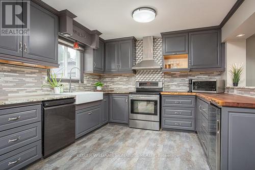 33 Merritt Cres, Grimsby, ON - Indoor Photo Showing Kitchen With Upgraded Kitchen