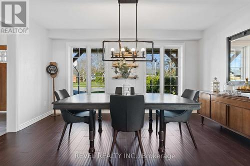 6 Frontier Dr, Niagara-On-The-Lake, ON - Indoor Photo Showing Dining Room