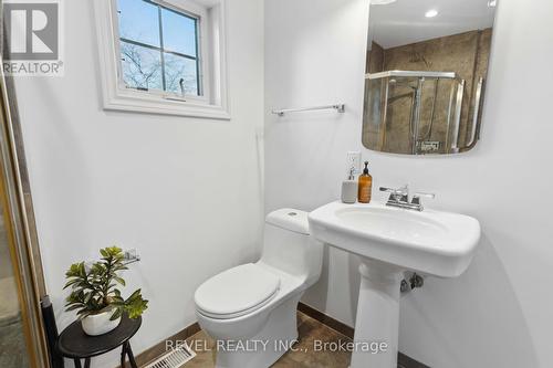 6 Frontier Dr, Niagara-On-The-Lake, ON - Indoor Photo Showing Bathroom