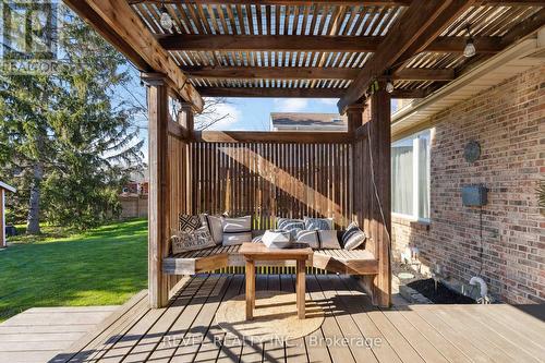 6 Frontier Dr, Niagara-On-The-Lake, ON - Outdoor With Deck Patio Veranda With Exterior