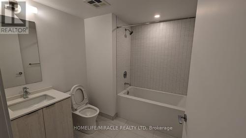#1118 -1 Jarvis St, Hamilton, ON - Indoor Photo Showing Bathroom