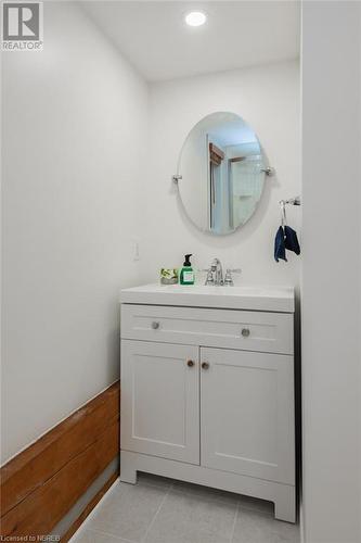 571B Regal Road, North Bay, ON - Indoor Photo Showing Bathroom