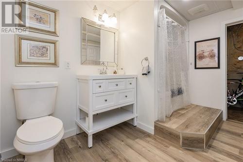 571B Regal Road, North Bay, ON - Indoor Photo Showing Bathroom